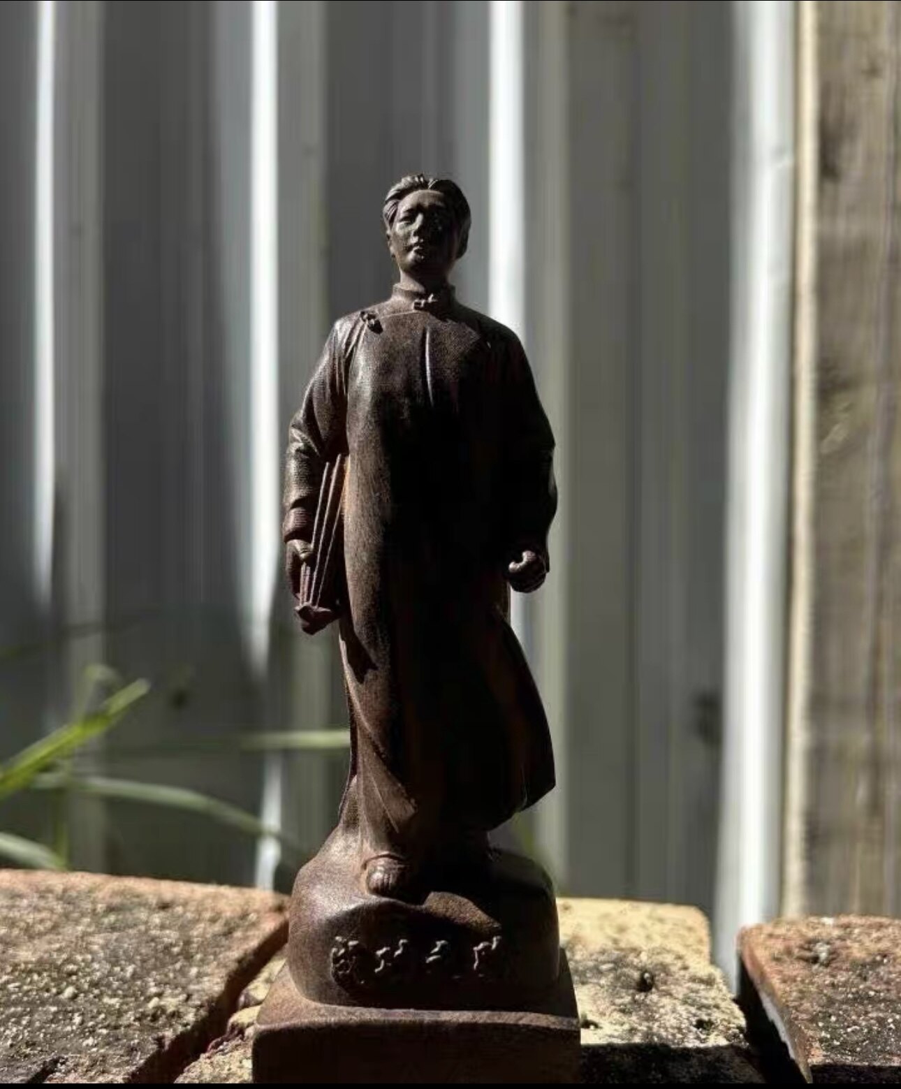 沉香木雕刻纪念雕像摆件实木青年成功之路雕像家居客厅装饰品