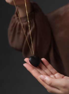 越南芽庄天然沉香吊坠老料保真爱心项链中式国风挂件生日礼物女