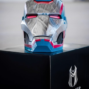 钢铁侠系列爱国者头盔 1比1可变形声控穿戴头盔 钢铁侠战争机器