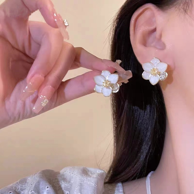 2025年新款高级感简约甜美花朵耳环气质时尚轻奢百搭耳钉耳饰