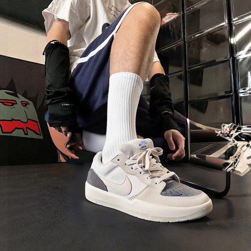 耐克男款SBforce58低帮滑板鞋