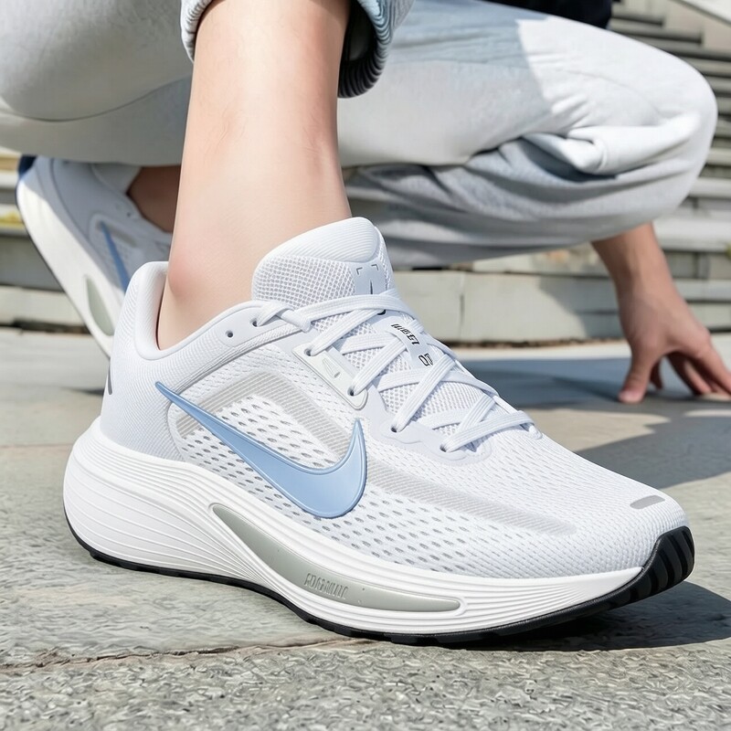 Nike耐克女款QUEST透气跑步鞋图片