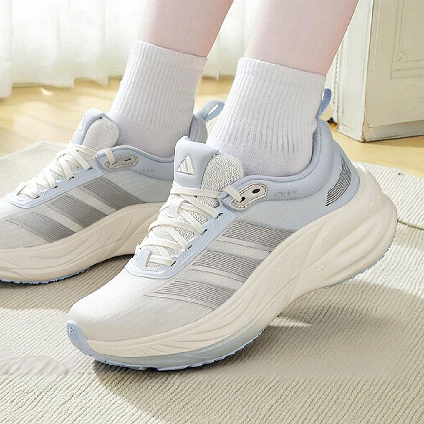 Adidas阿迪达斯官方女鞋运动鞋夏季新款健身休闲鞋网面透气跑步鞋
