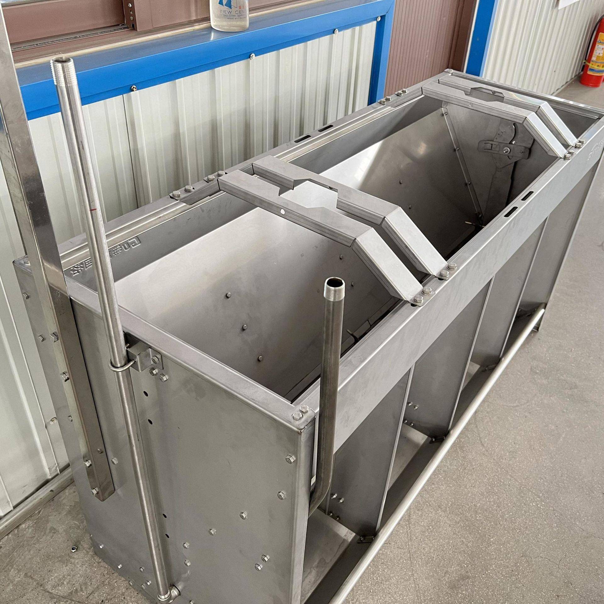 不锈钢双面料槽保育猪自动下料器单面猪食槽保育床喂食槽母