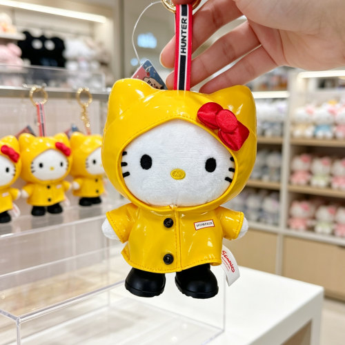 Hunter联名711kitty雨衣包挂件