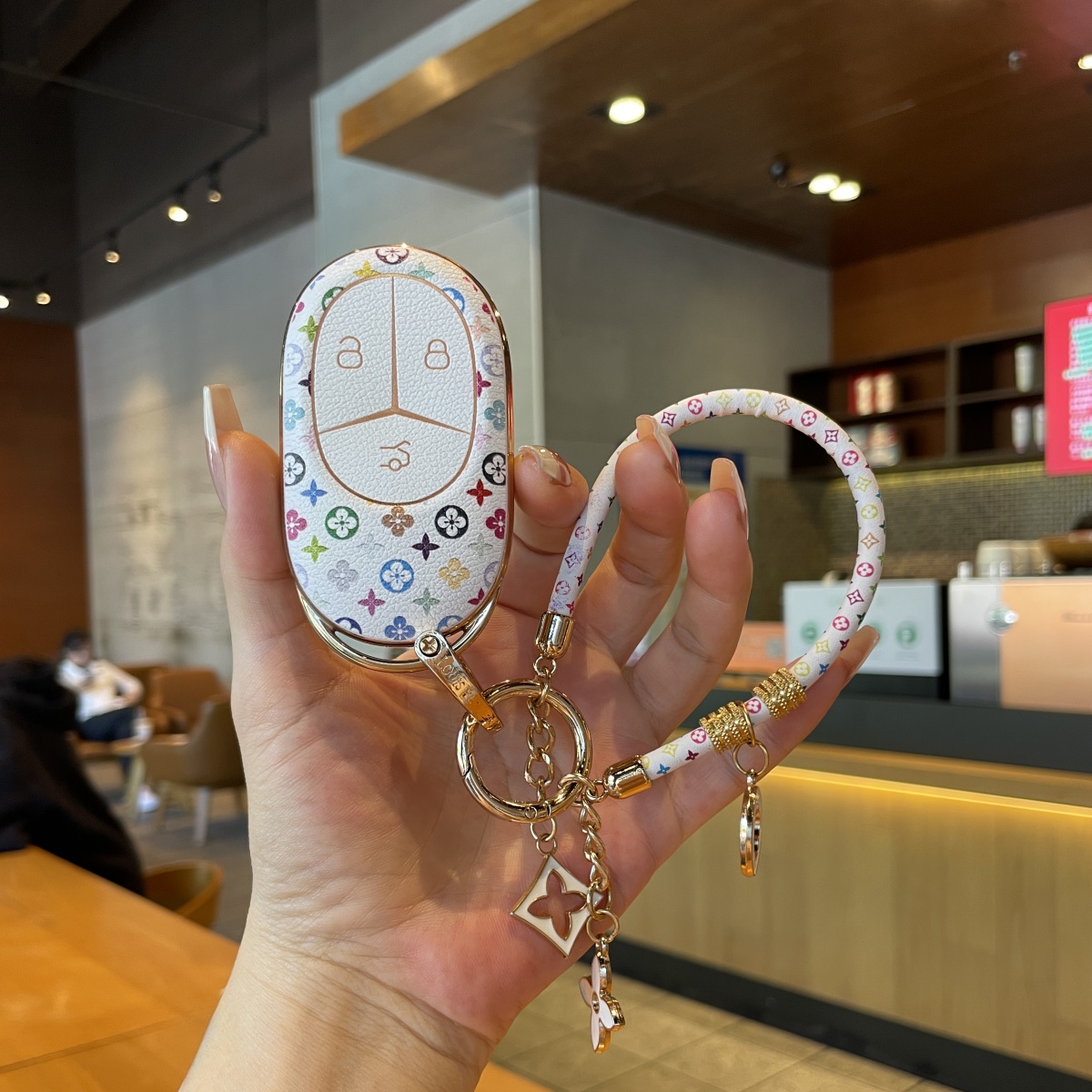 适用蔚来ES6 ET5 ET7钥匙套ET5T ES7 ES8壳EC7 EC6车高档女包扣