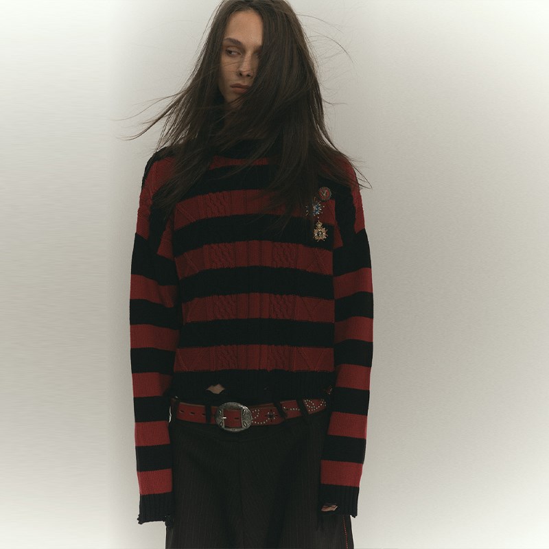 4Tra 24AW Grunge红黑条纹勋章毛衣 宽松圆领套头