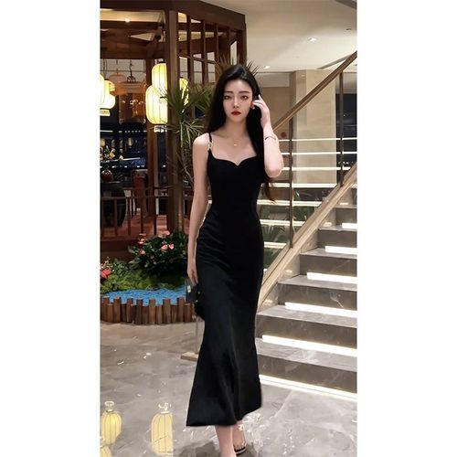 2024夏季新款黑色法式气质吊带连衣裙女高级性感礼服裙收腰鱼尾裙