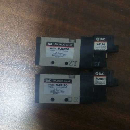 SMC电磁阀2个VJ5120完好议价