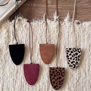 多巴胺复古磁吸式挂脖眼睛夹女款小众百搭时髦外出便携墨镜夹挂链