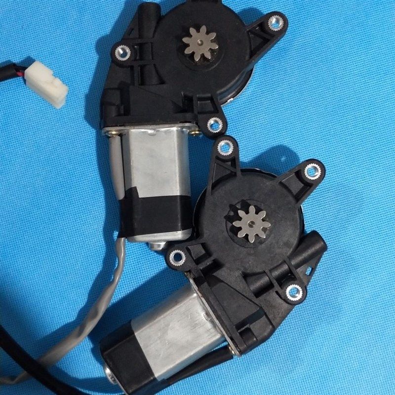 东风康明斯153红岩金刚电动玻璃升降器电机 新大康摇窗机马达24