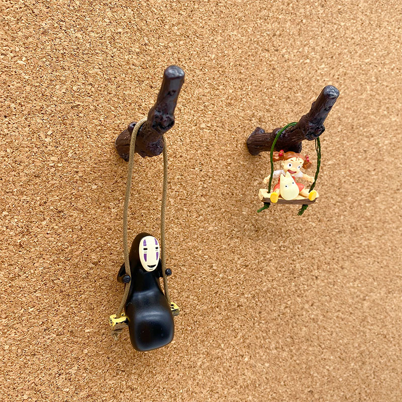 1个无脸男荡秋千创意图钉按钉千与千寻墙装饰毛毡板软木板挂钩钉