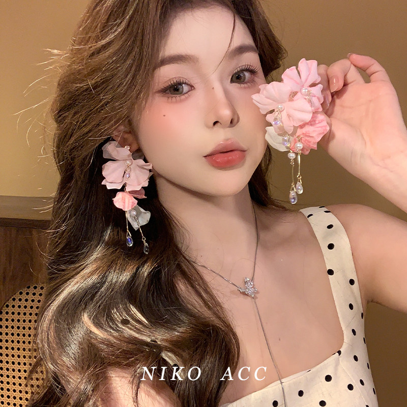 爱意弥漫~超仙粉色花朵流苏耳环女2025新款气质耳钉独特绝美耳饰