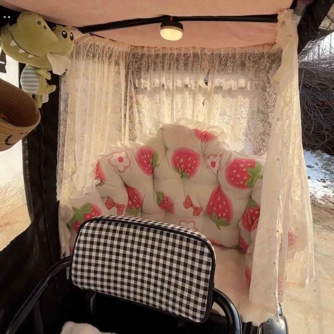 奶油风电动三轮车四轮车老头乐后座椅靠背垫防漏防掉落防风保暖软