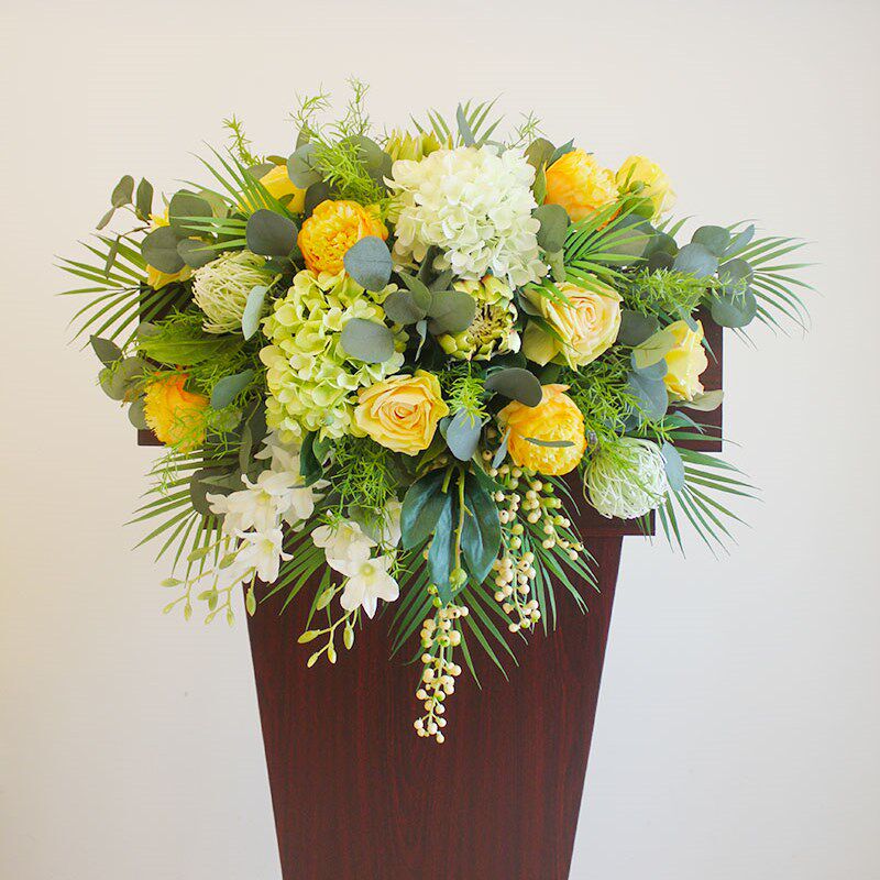 新款演讲台花主席台仿真绢花婚礼司仪商务会议桌花前台摆放装饰花