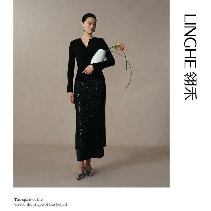 翎禾LINGHE-「梦生花」长袖V领针织套头衫绵羊