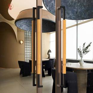 现代简约高档酒店加厚不锈钢玻璃大门拉手实木门把扶手定制原木色