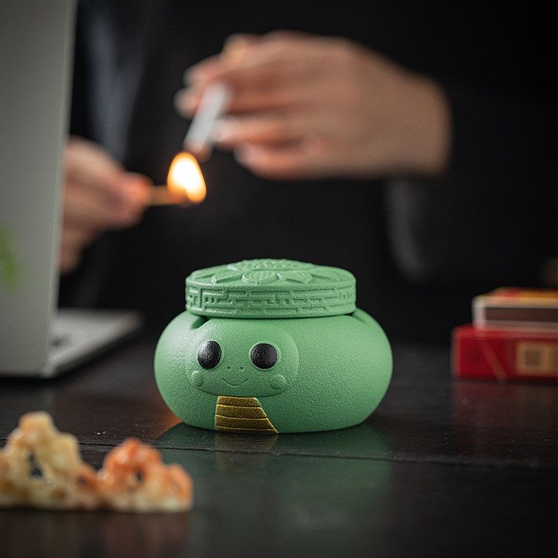 陶瓷生肖蛇烟灰缸带盖飞灰家用酒店室茶几装饰吉祥物,家居饰品,装饰烟灰缸,淘宝优惠券,粉丝福利购,淘宝优惠卷