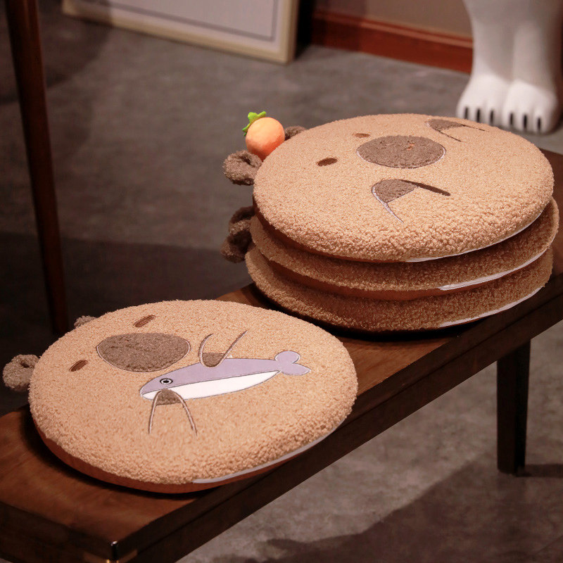 可爱水豚坐垫capybara卡皮巴拉屁垫学生办公室久坐不累椅垫慢回弹