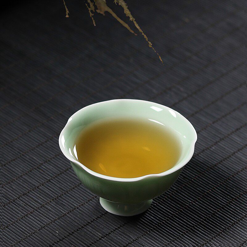 龙泉青瓷主人杯单杯弟窑手工刻花陶瓷品茗杯功夫茶杯薄胎茶盏家用