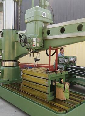 供应Z30100大型摇臂钻床摇臂长度3.1米Z30100X31/1液压摇臂钻