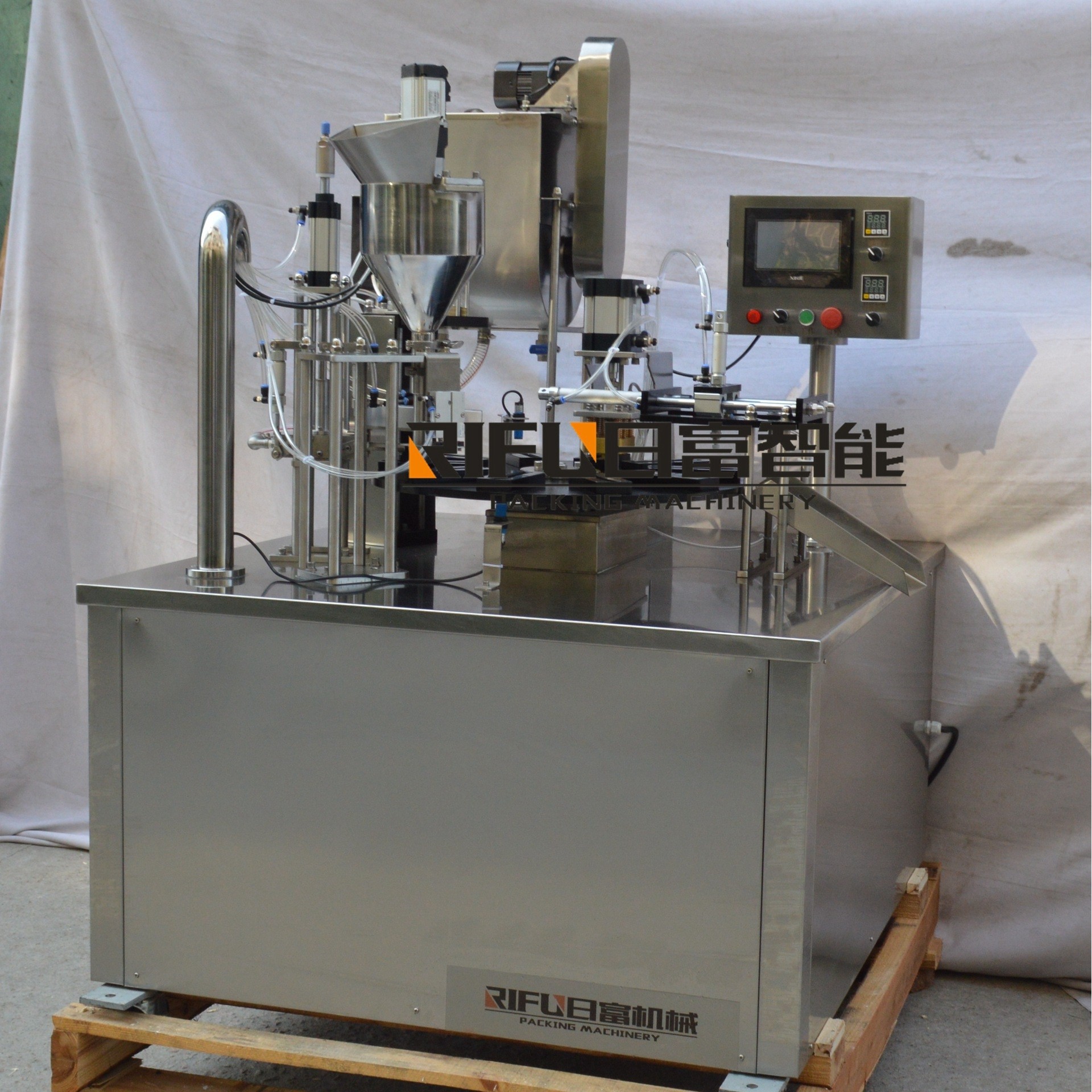 全自动转盘式塑杯机  牛奶果汁酸奶封杯机 番茄酱果冻灌装封口机