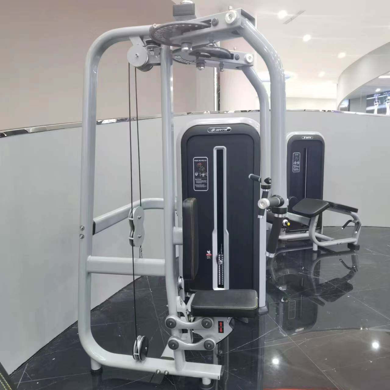 布莱特威健身器材厂家直销 健身房工作室健身器材支臂夹胸反飞鸟