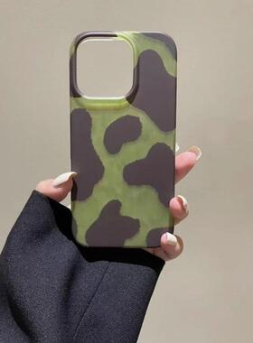 棕绿色奶牛纹适用iPhone16promax白色大孔IMD苹果15/14/13防摔手机壳华为mate70vivo小米14红米k70oppo硬背软