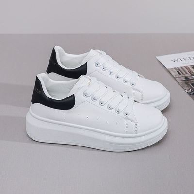 小白鞋2025新款冬季透气厚底白色板鞋情侣增高黑尾松糕男鞋女款