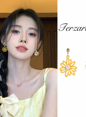 黄色雏菊花朵耳钉2026新款爆款高级感耳夹学生党银针耳环夏天耳饰