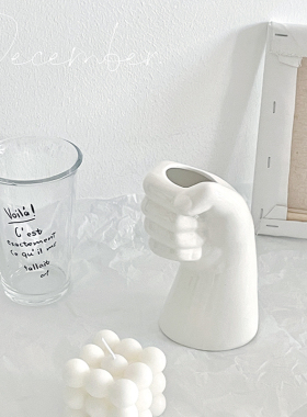 北欧摆件艺术感桌面创意陶瓷花瓶法式家居卧室简约插花摆设装饰品