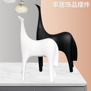 工艺品简约现代象马动物书酒柜样板房间软品