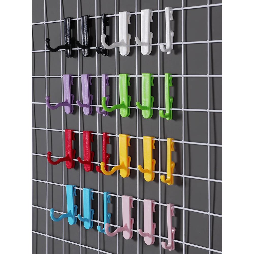 挂钩网格片免钉塑料挂钩铁丝网货架墙面展示挂勾幼儿园收纳免打孔