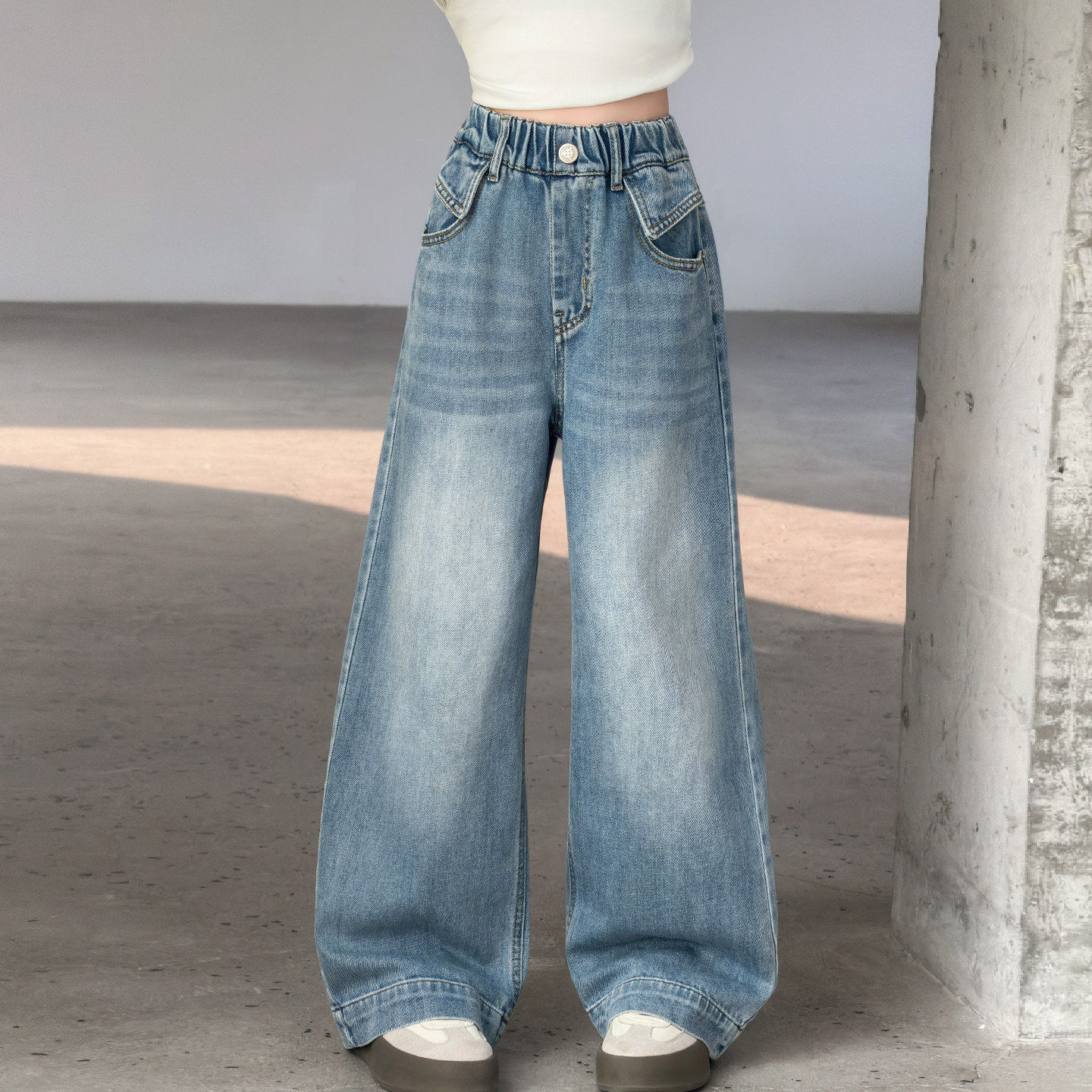 女童牛仔裤春装2026新款洋气儿童裤子女大童韩系超好看直筒阔腿裤