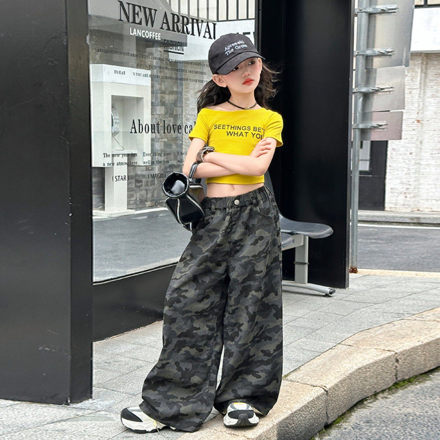 新款女童潮酷街舞迷彩套装