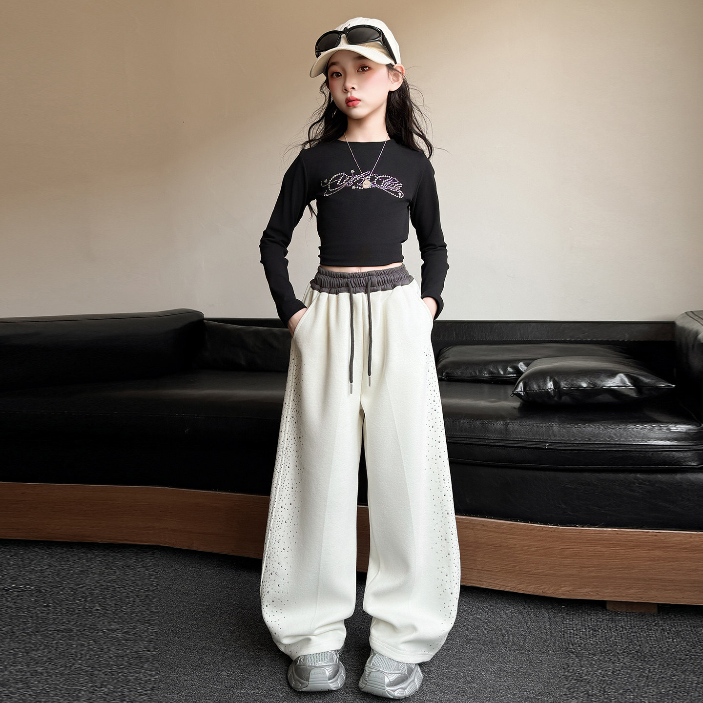 女童裤子秋季2026新款儿童爵士舞长裤宽松春秋女初中生休闲阔腿裤