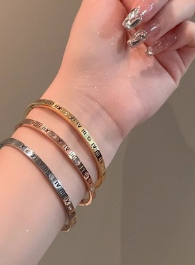 欧美时尚个性罗马数字轻奢钛钢手镯男女情侣冷淡风手环不掉色