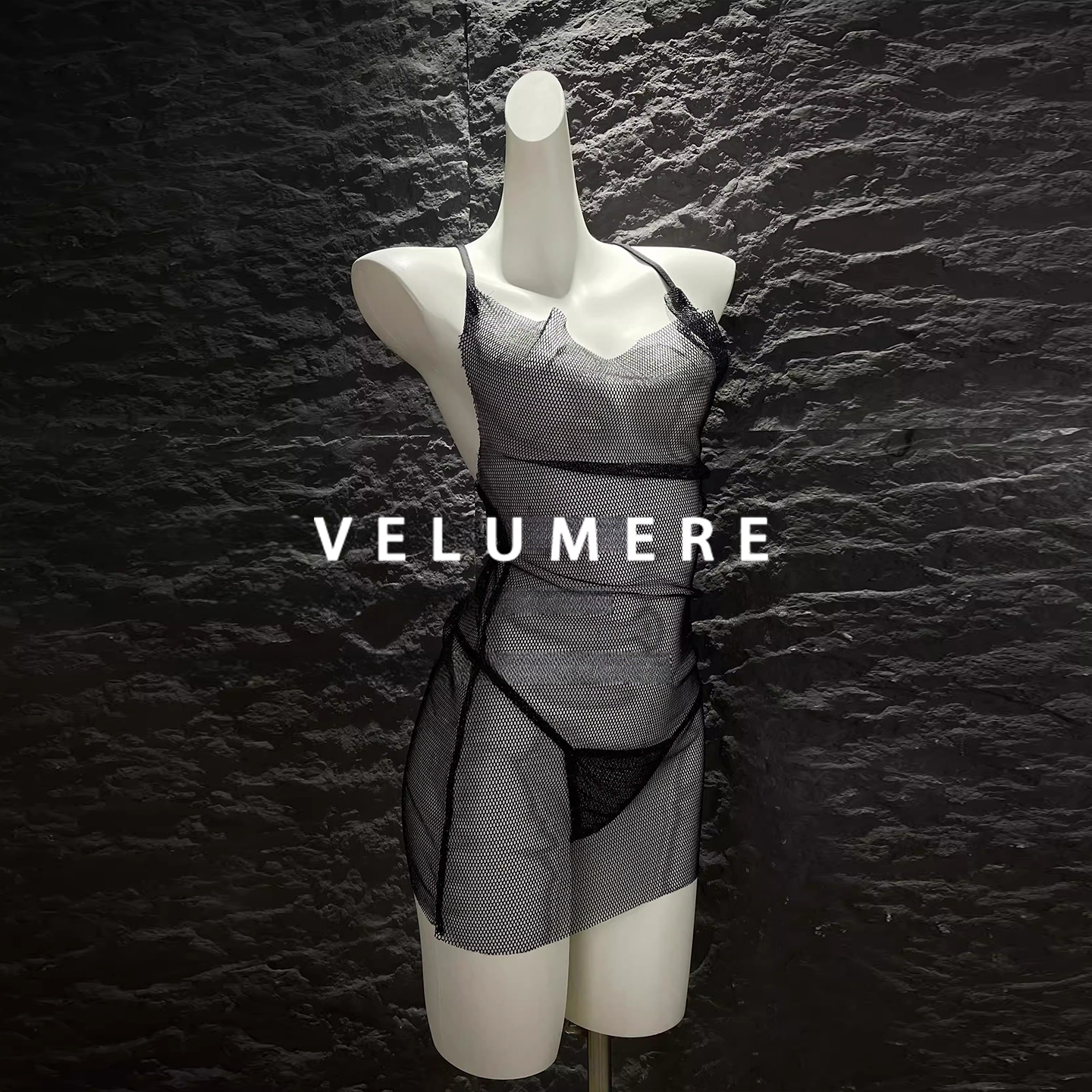 雾岛「璀璨尤物」镂空渔网挂脖吊带纯欲睡裙