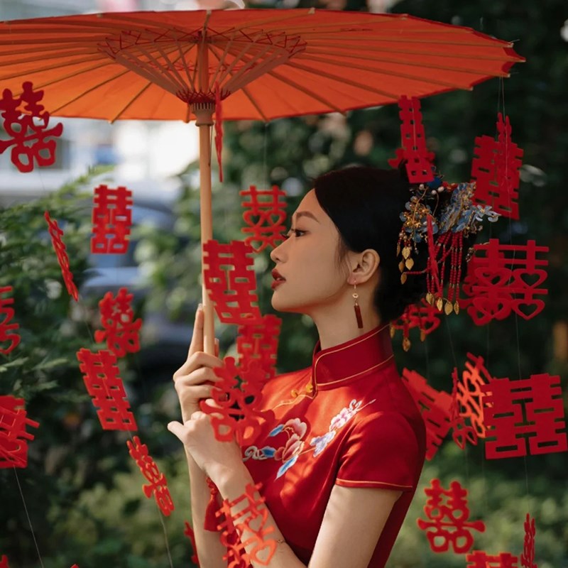 中式喜字婚伞结h婚新娘晨袍拍照道具婚礼出嫁油伞红伞婚庆用品大