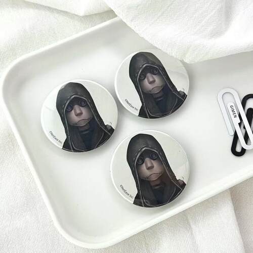 周边佣兵白底吧唧徽章同人谷子马口铁装饰胸针摆件生日送礼物AR
