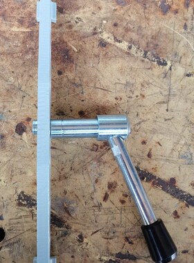 新马/马氏木工6132精密推台锯绿色副台锁紧装置