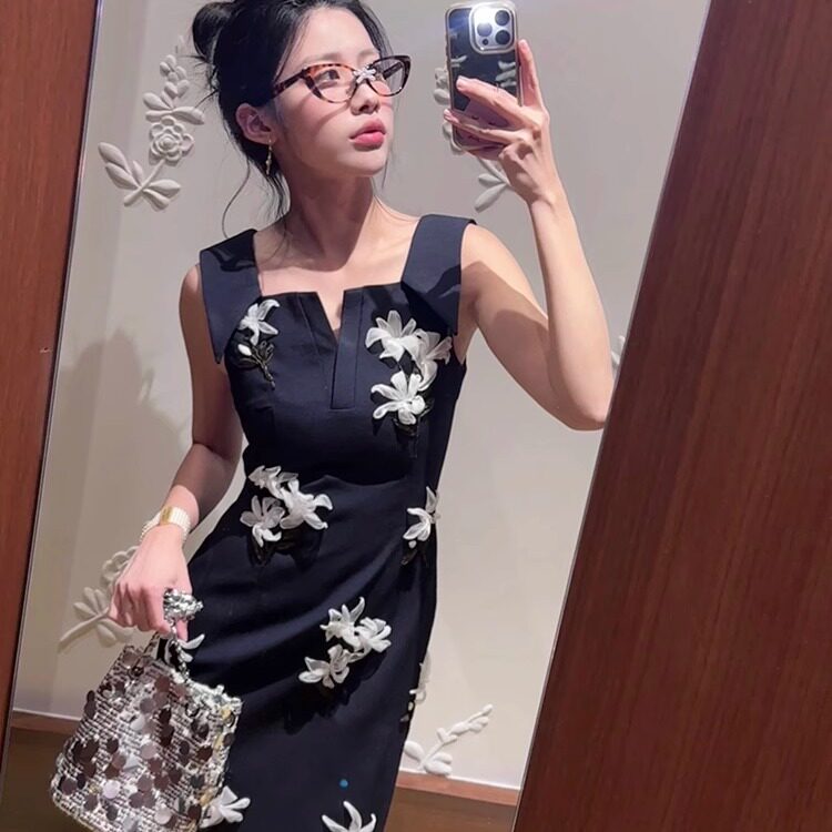 shushu立体花无袖收腰直身连衣裙