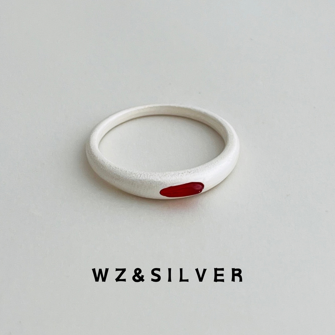 一抹红白色素圈戒指女独特个性小众设计指环复古磨砂高级感食指戒