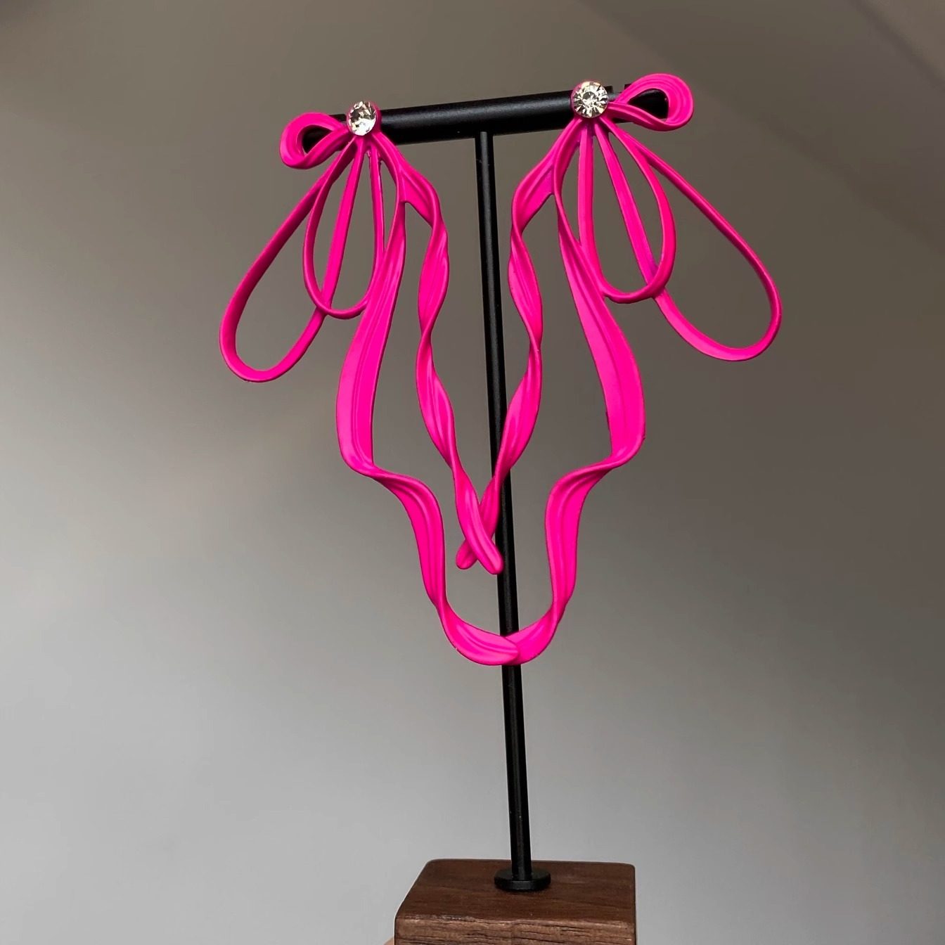 微镶粉色蝴蝶结耳钉女2025新爆款独特耳环轻奢小众设计高级感耳饰,饰品/流行首饰/时尚饰品新,耳环,淘宝优惠券,粉丝福利购,淘宝优惠卷