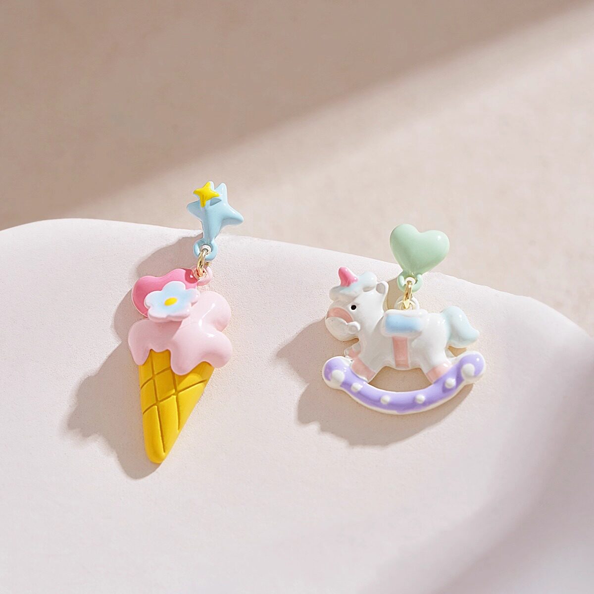 多巴胺可爱冰激凌木马耳钉女2025新款爆款耳环小众设计高级感耳饰