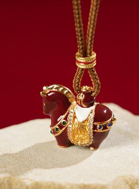 新年复古红色滴釉小马编绳项链女