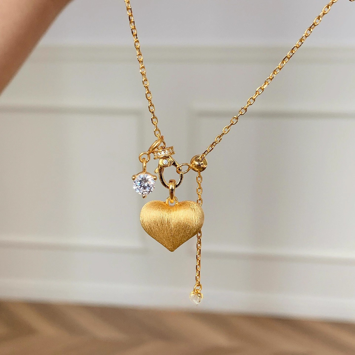 复古金色拉丝蜜桃爱心项链女