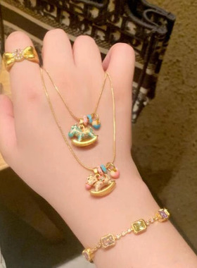 多巴胺旋转木马项链女颈链