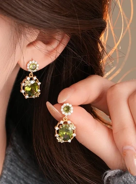 真金电镀银针橄榄绿色锆石耳环轻奢高级感耳钉小众时尚耳饰女