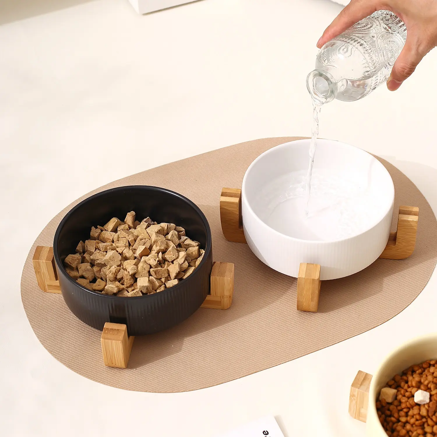 奶油风条纹直口碗带碗架家用陶瓷宠物碗大容量猫碗狗碗喝水碗